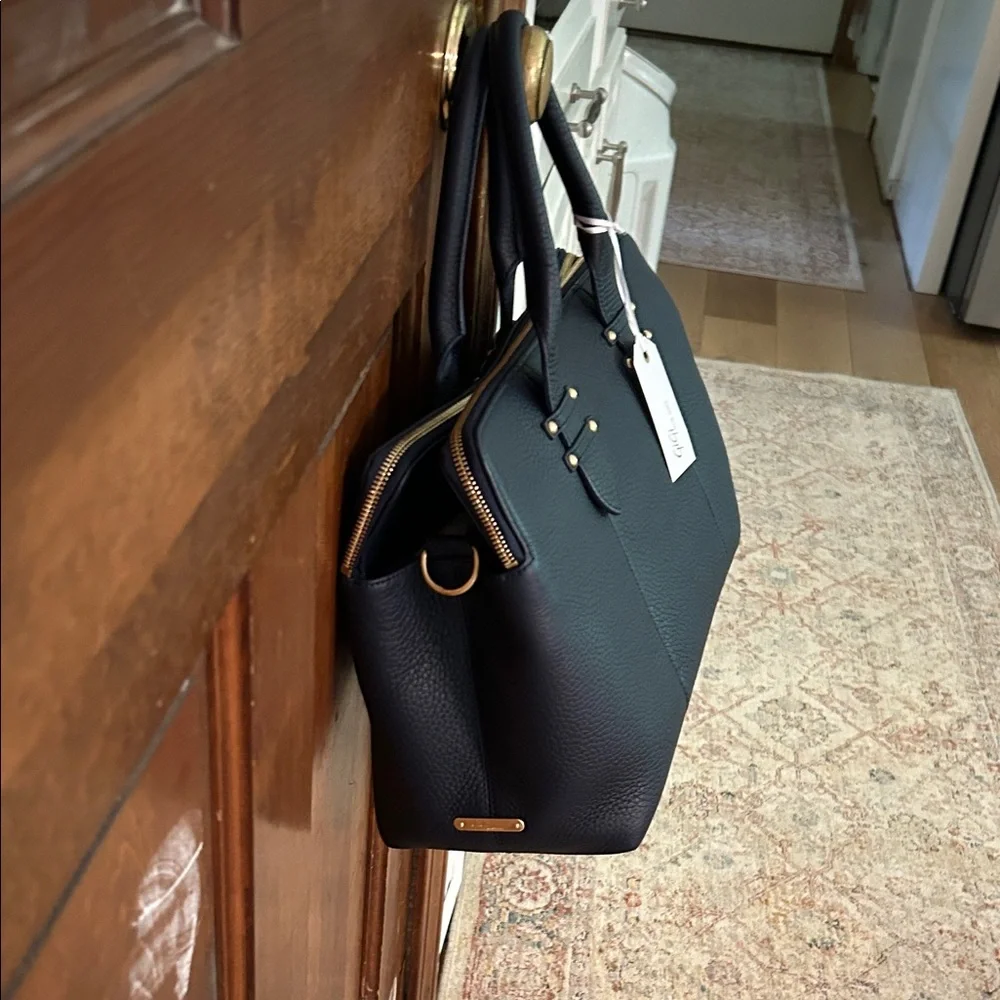 Elegant. Navy Leather Men's Bag
